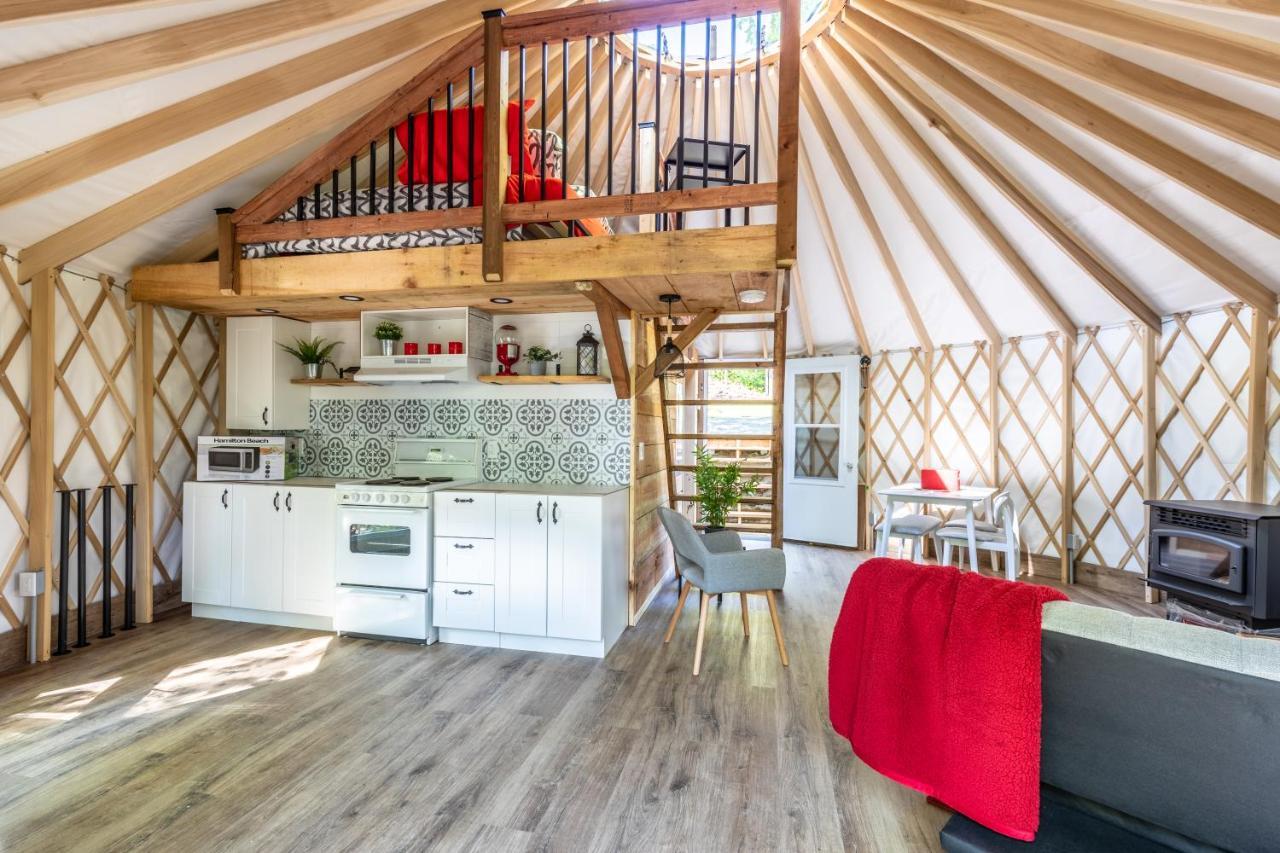 Yourtes Glamping Du Poisson Blanc Notre-Dame-du-Laus Exterior foto