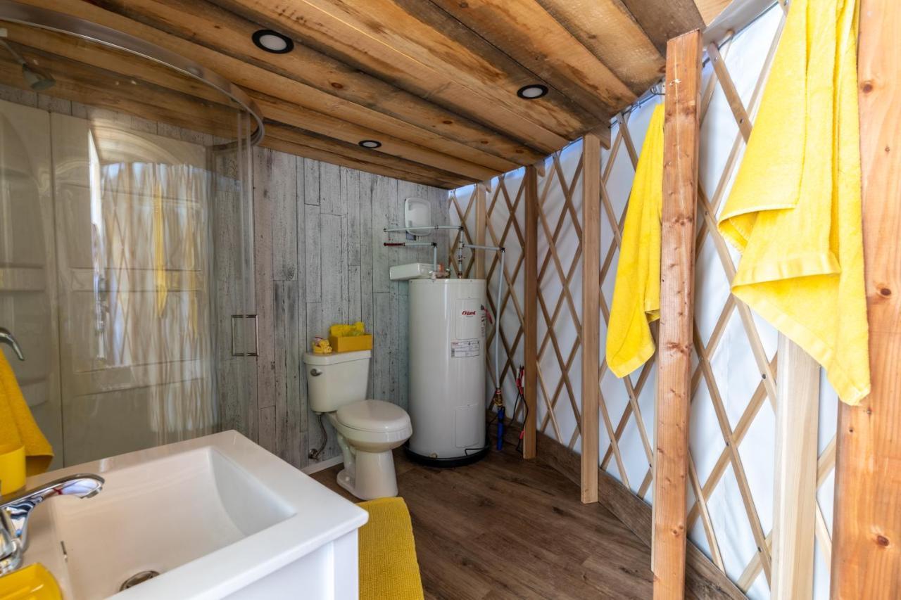 Yourtes Glamping Du Poisson Blanc Notre-Dame-du-Laus Exterior foto
