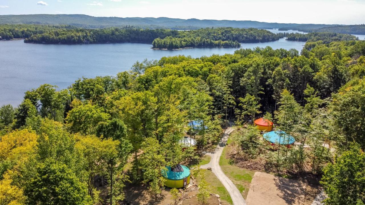 Yourtes Glamping Du Poisson Blanc Notre-Dame-du-Laus Exterior foto