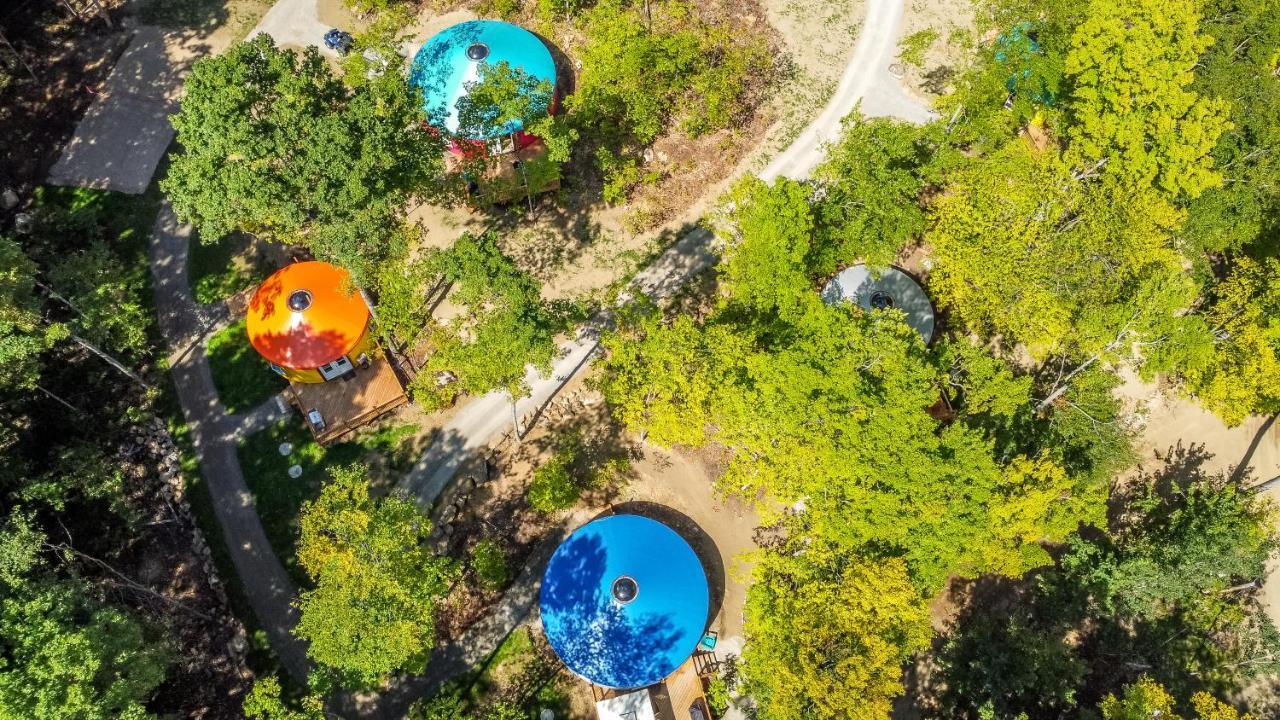 Yourtes Glamping Du Poisson Blanc Notre-Dame-du-Laus Exterior foto