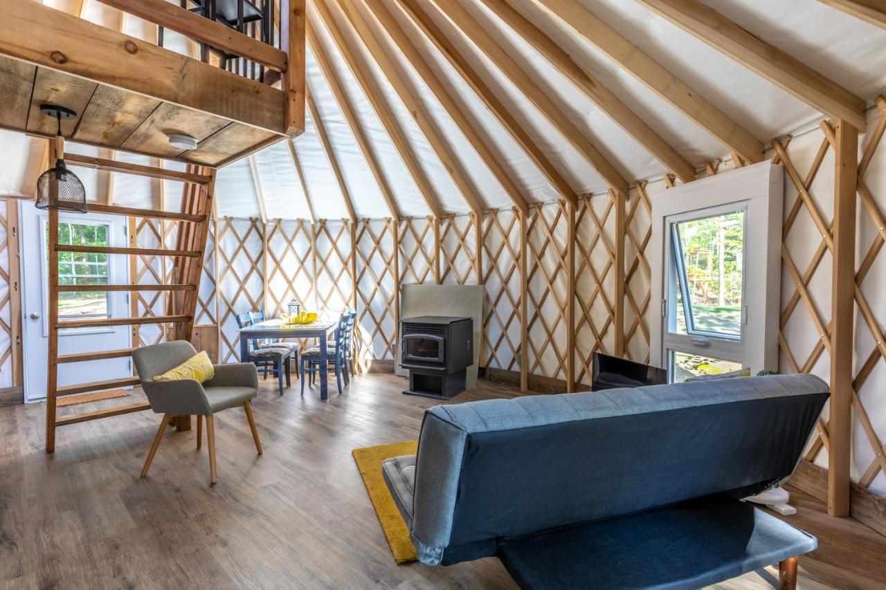 Yourtes Glamping Du Poisson Blanc Notre-Dame-du-Laus Exterior foto
