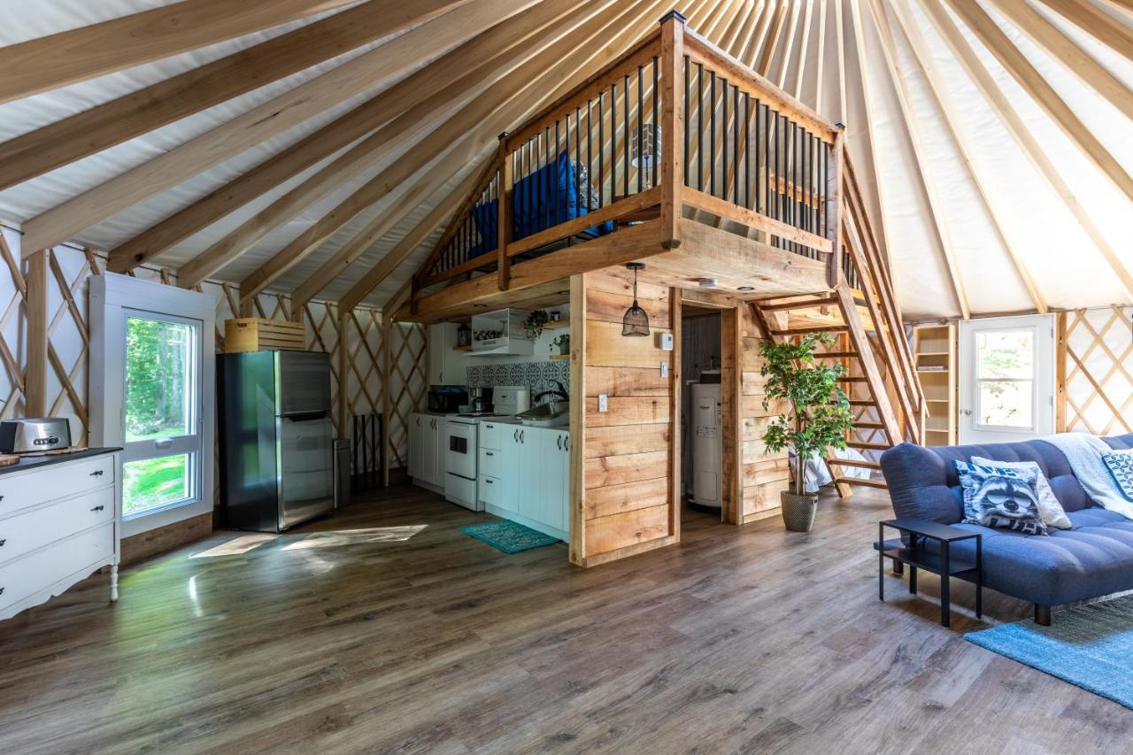 Yourtes Glamping Du Poisson Blanc Notre-Dame-du-Laus Exterior foto