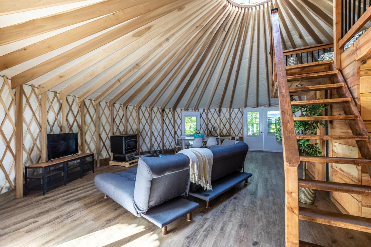 Yourtes Glamping Du Poisson Blanc Notre-Dame-du-Laus Exterior foto